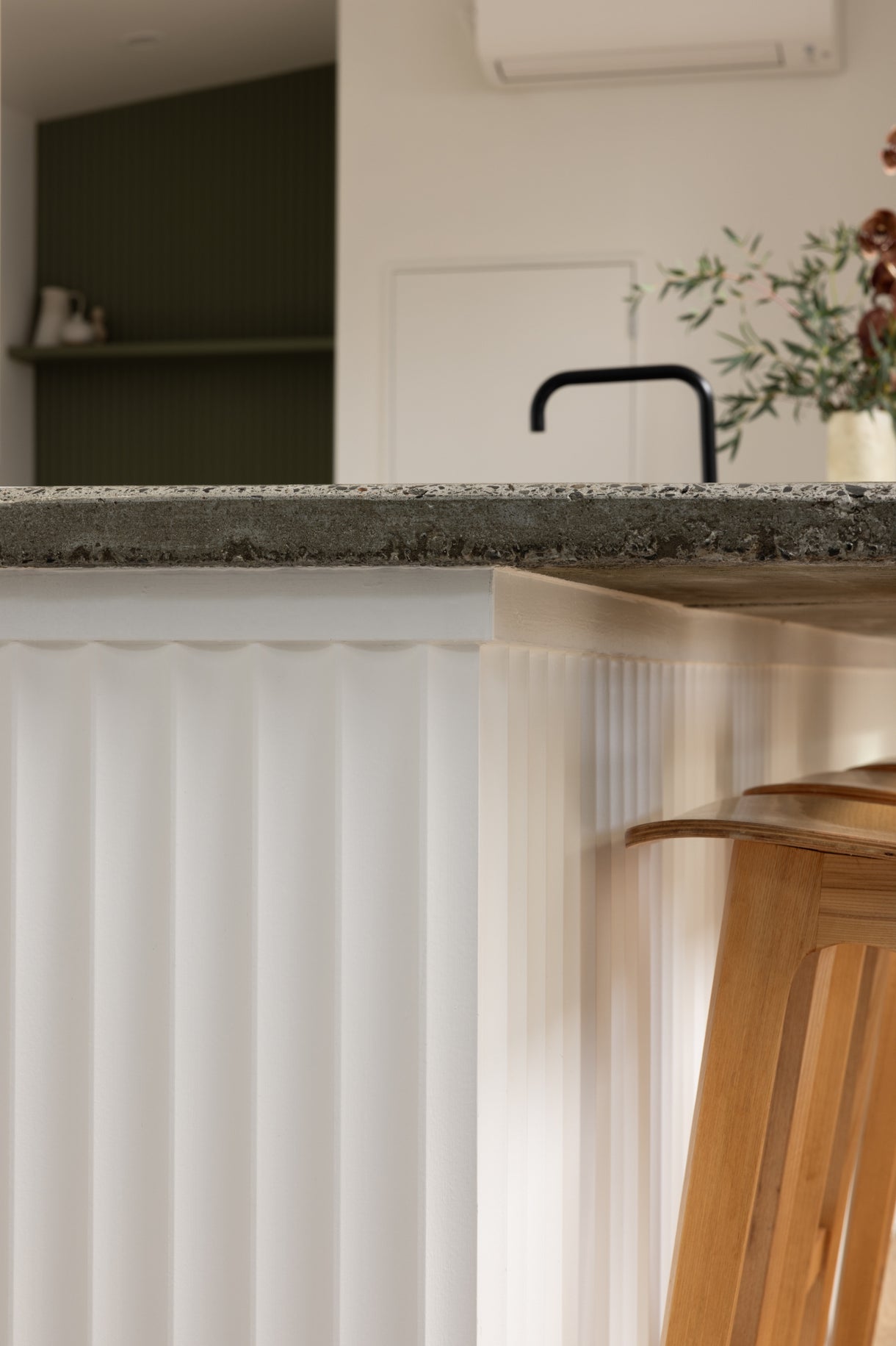 Allison Ave Residence – Feature Panel